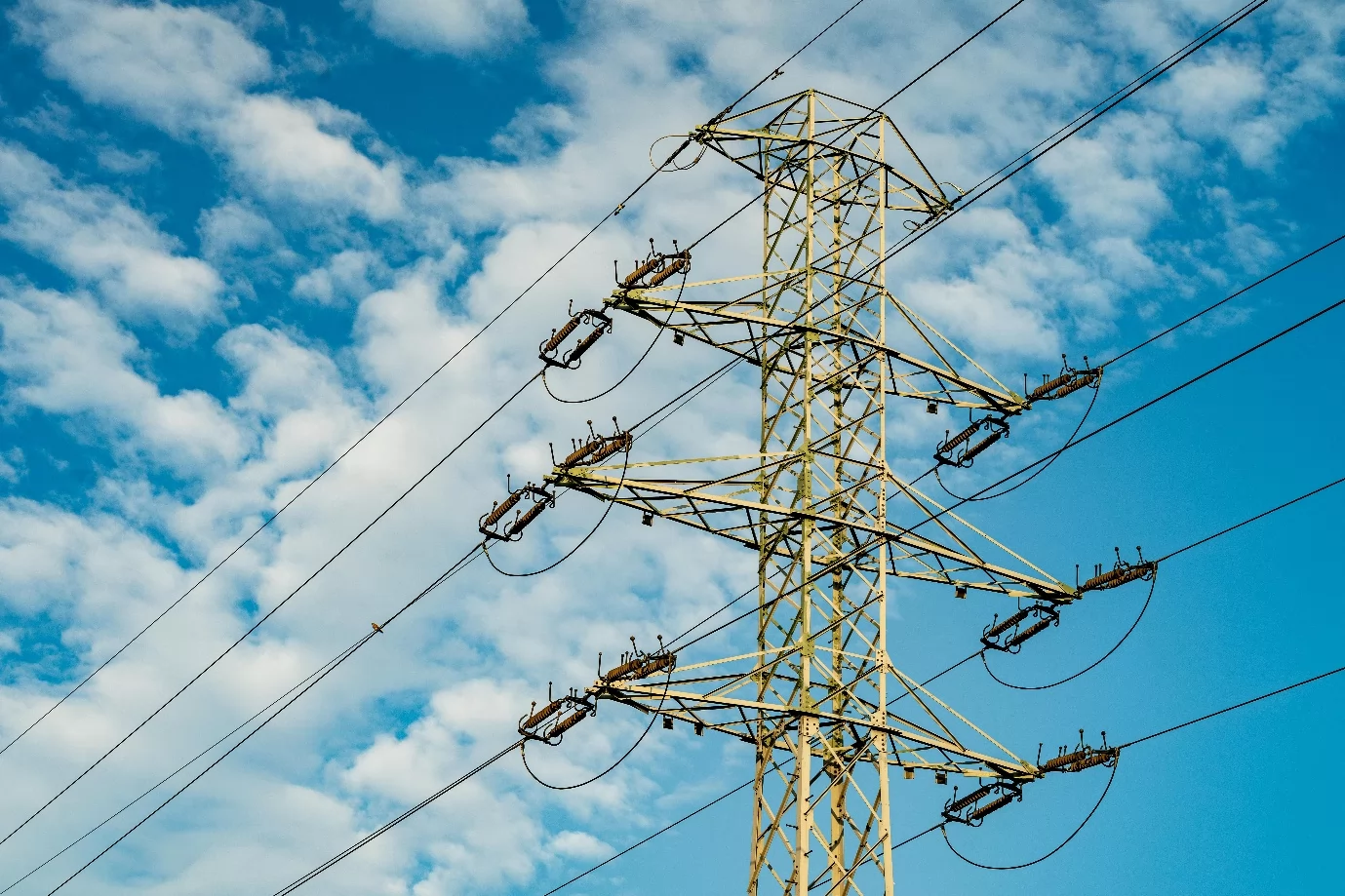 Securing the Grid: How KVM and Video Wall Technology Is Transforming Energy and Utilities Operations Securing the Grid: How KVM and Video Wall Technology Is Transforming Energy and Utilities Operations